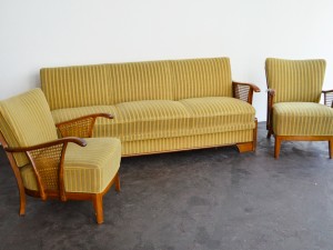 Sofa und 2 Sessel