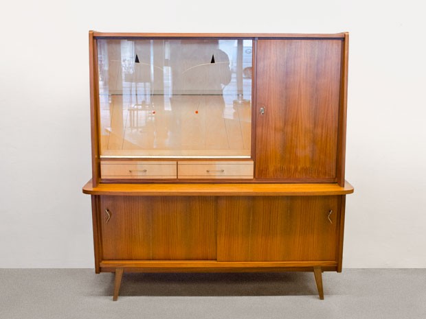 Wohnzimmerschrank