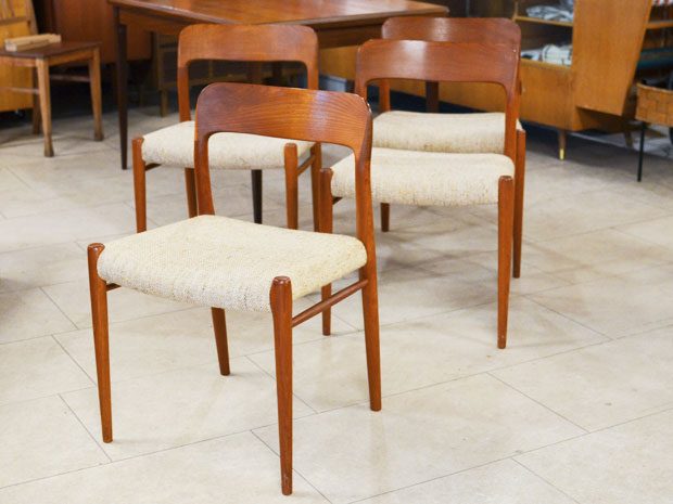 4er-Set Teakholz Stühle / Niels Møller, Modell 75 / 60er / DK