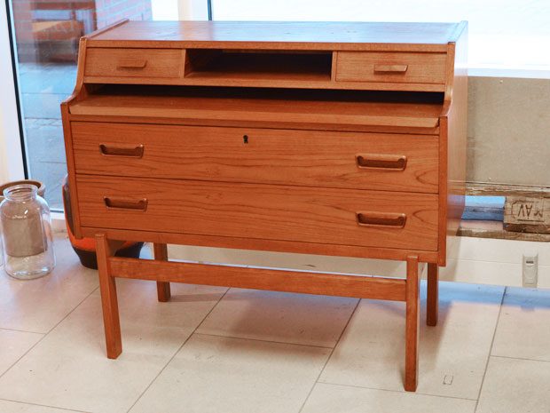 Sekretär / Teakholz / A. Wahl Iversen, DK / H 85cm x B 95cm x T 42cm