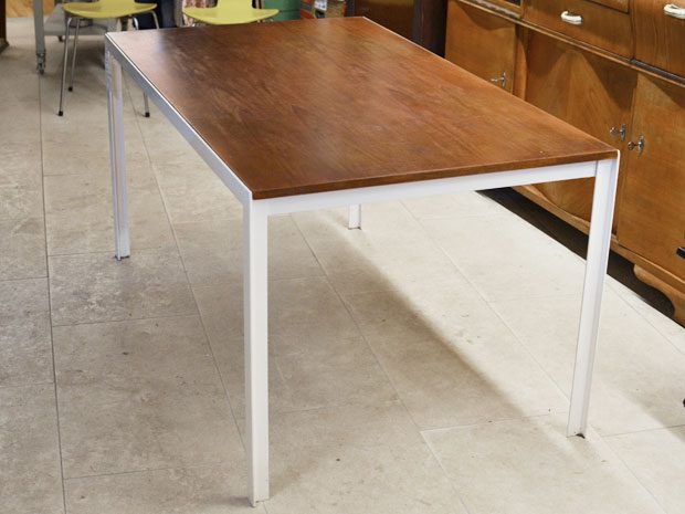 Tisch / T-ANGLE TABLE / Florence Knoll