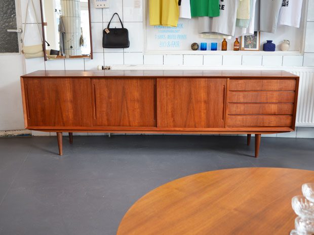 Teakholz Sideboard / 240cm