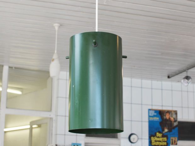 Zwei grüne Deckenlampen / Friis & Moltke, NL, für Lampas, DK
