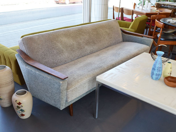 48 Graues Schlafsofa Gif