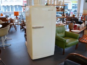 Großer Bosch Kühlschrank / Cremeweiß