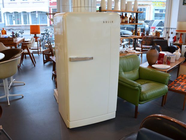 Großer Bosch Kühlschrank / Cremeweiß