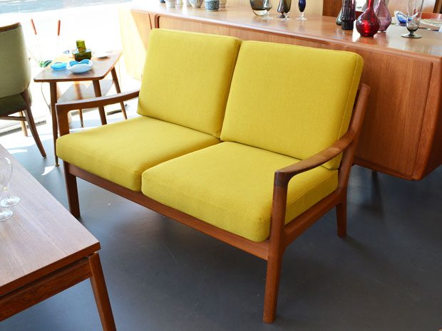 Zweisitzer Sofa / Ole Wanscher, DK / neu bezogen