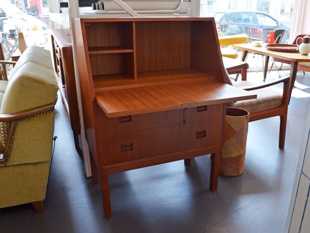 Teak Sekretär