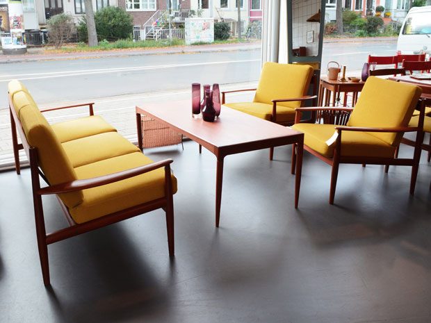 Couch & 2 Sessel / Teakholz / neu bezogen / Grete Jalk für France & Søn, Denmark