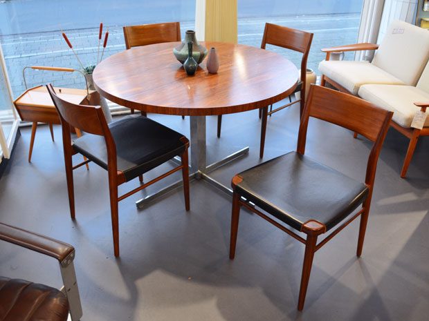4 Stühle, Georg Leowald für Wilkhahn / Runder Tisch, höhenverstellbar, Wilhelm Renz