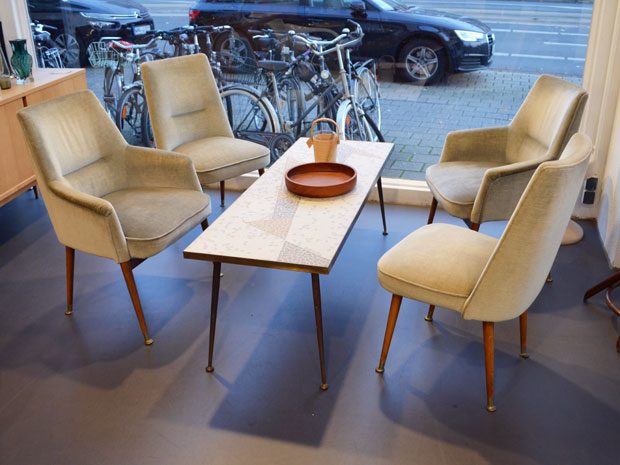 4 Sessel / Mosaiktisch