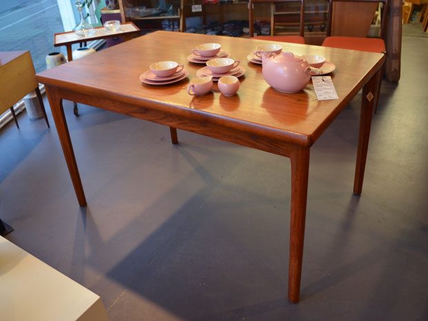Teak Esstisch (ausziehbar)