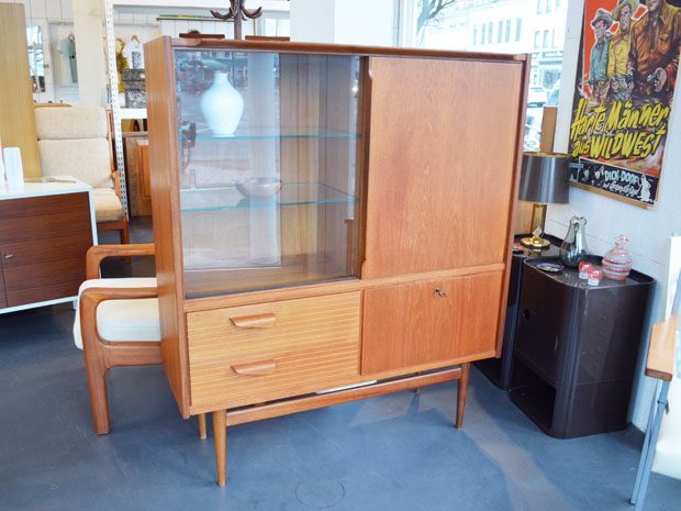 Teak Vitrinenschrank