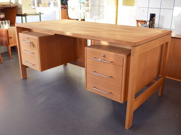 Schreibtisch Eiche / Munch Møbler, Slagelse, DK / Design Henning Jensen & Torben Valeur