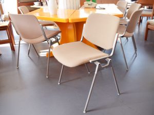 6er Set Stühle DSC 106  / Giancarlo Piretti für Castelli / Preis: 80 € pro Stuhl