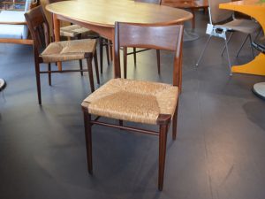 8x Stuhl von Georg Leowald für Wilkhahn / Walnuß & Binsengeflecht / Preis: 80 € pro Stuhl