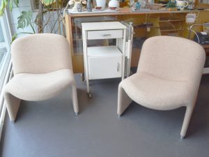 Zwei Sessel ALKY von Giancarlo Piretti für Castelli / Preis: 280 € pro Sessel