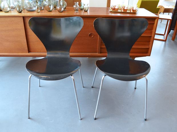 Zwei Stühle 3107 / Arne Jacobsen