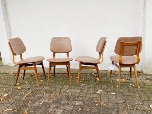 4 Stühle / Kunstleder