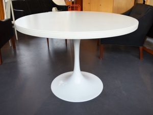 Runder Tisch mit Tulpenfuß / Ilse Möbel / ausziehbar