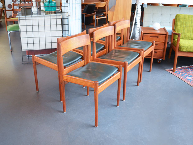 Sechs Stühle von Grete Jalk für Poul Jeppesen, Denmark / Leder & Teak