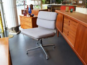 Soft Pad Chair EA 206 von Charles & Ray Eames für Herman Miller / Vitra