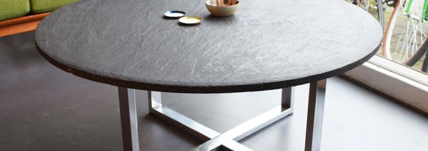 Runder Couchtisch / Schiefer & Chrom / D 110 cm