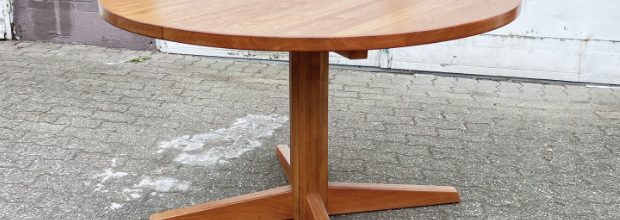 runder Teak Esstisch / Massivholz / ohne Erweiterung