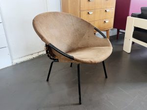 Balloon Chair / Cocktailsessel von Lusch & Co / Wildleder & Stahl