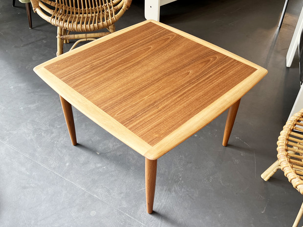 Quadratische Teak Couchtisch