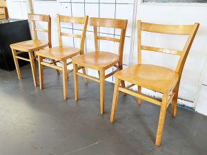 4 Küchenstühle aus Buche / 2 x 2er Set