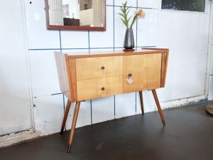 kleines Sideboard / Flurschränkchen 60er