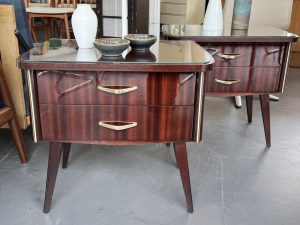 2 Nachtschränke Mahagoni