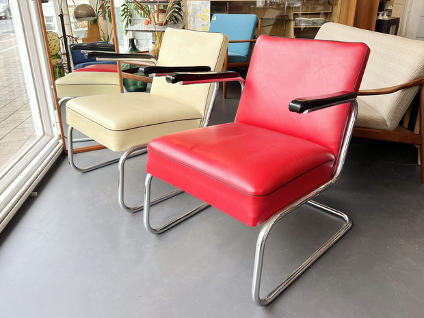 2er Set Bauhaus Stahlrohr Freischwinger / Stahl & Kunstleder