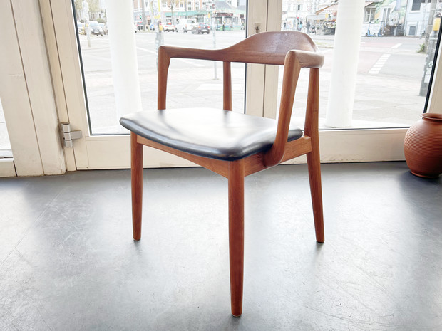 Teak Armlehnenstuhl mit Lederbezug / made in denmark
