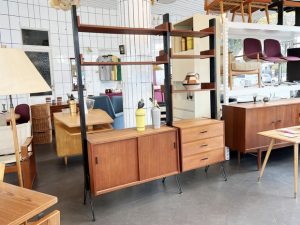 Freistehendes Teak Regalsystem