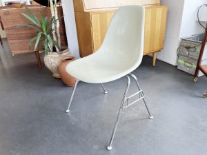 Stuhl aus Fiberglass / Glasfaserkunststoff (GFK) von Herman Miller