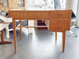 Kleiner Schreibtisch mit Klappe (Fach mit Spiegel)