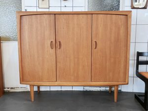 Teak Schrank mit 3 Türen von Strobeck