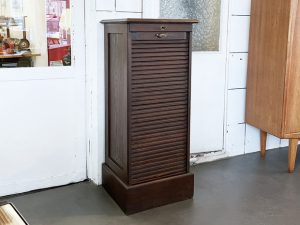 Jugendstil Aktenschrank / Rolladenschrank, komplett aus massiver Eiche gefertigt