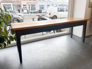 Großer Arbeitstisch / Esstisch