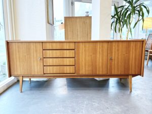Nussbaum Sideboard mit 4 Schubladen / L 200 cm