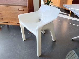 Kunststoff-Stuhl Modell »Gaudi« von Vico Magistretti für Artemide