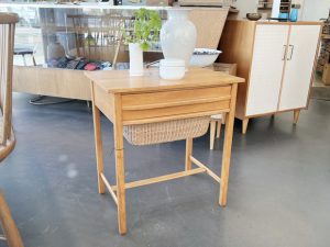 Beistelltisch / Nähtisch Rüster