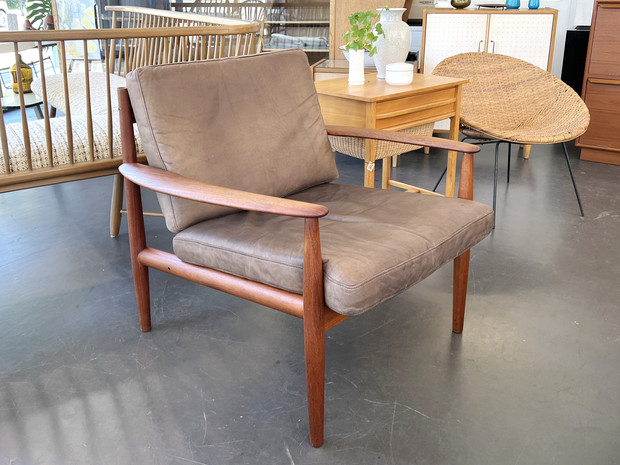 Teak Armlehnensessel mit Lederpolstern von Grete Jalk für France & Søn, Denmark / 60er Jahre