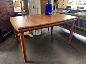 Teak Esstisch von Glostrup / Massivholzplatte / 2 Erweiterungen
