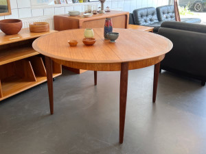 runder Teak Esstisch von Lübke, 60er Jahre / D 120 cm / mit ausklappbarer Erweiterung