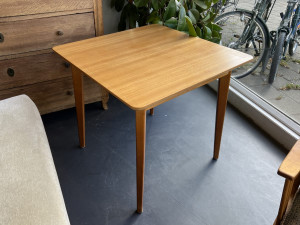 mittelhoher Beistelltisch / Coffetable von WK Möbel