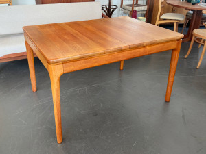 Teak Esstisch von Glostrup Møbelfabrik / komplett aus Massivholz