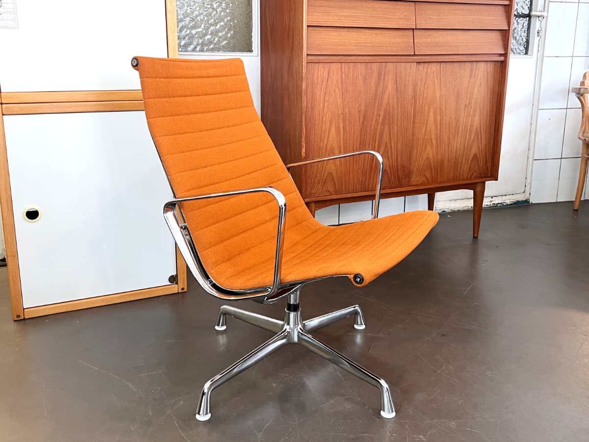 Herman Miller Alu Chair EA 116 (drehbar), Ray & Charles Eames / Hopsack Orange Rostrot